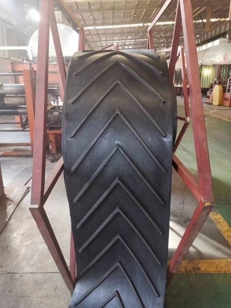 <b>花紋輸送帶特點(diǎn)和用途有哪些？</b>